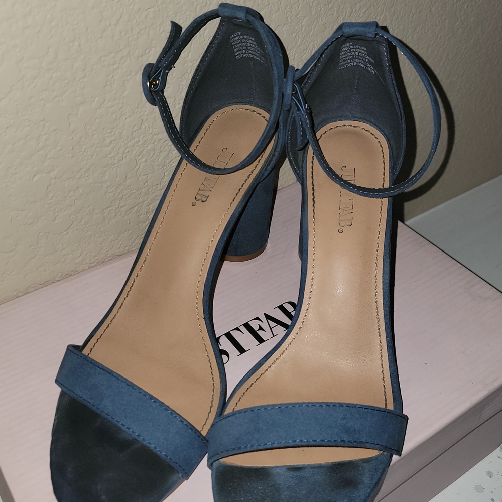 Slate Blue Cylindrical Heel Sandals - Picture 10 of 16